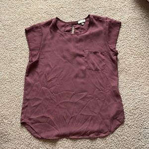 Woman’s short sleeve